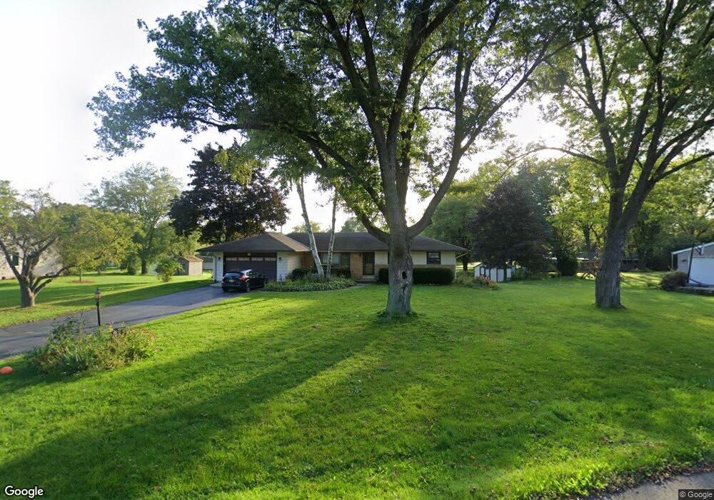 W154N8034 Elm Ln, Menomonee Falls, WI 53051 - photo 1