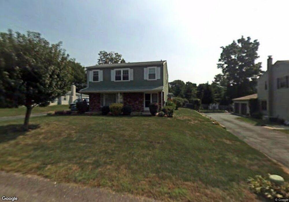 726 Windsor Place, Wallingford, PA 19086 - photo 1