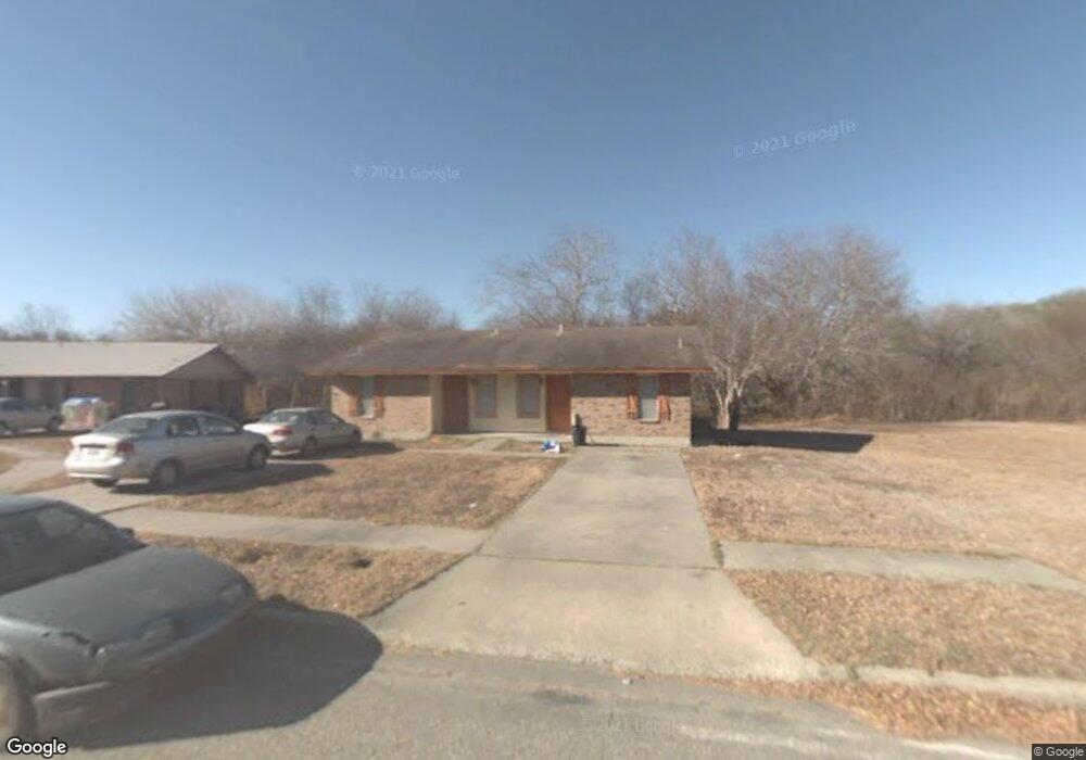 1203 Glendale Dr, Beeville, TX 78102 - photo 1