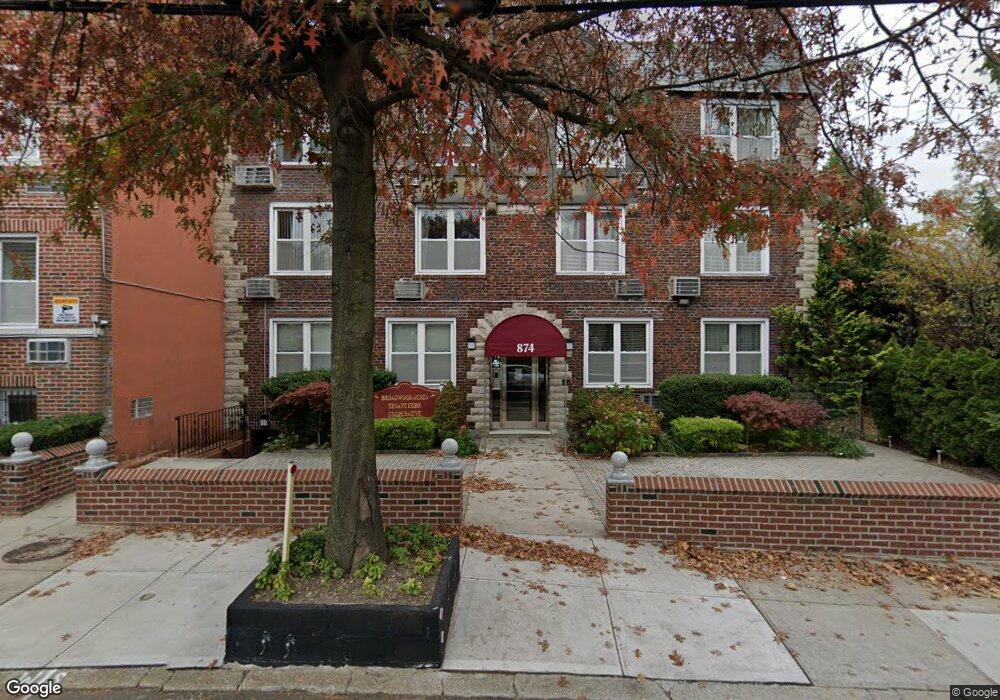 874 W Broadway unit 2C, Woodmere, NY 11598 - photo 1