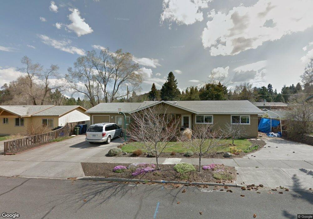 1319 NE Watson Dr, Bend, OR 97701 - photo 1