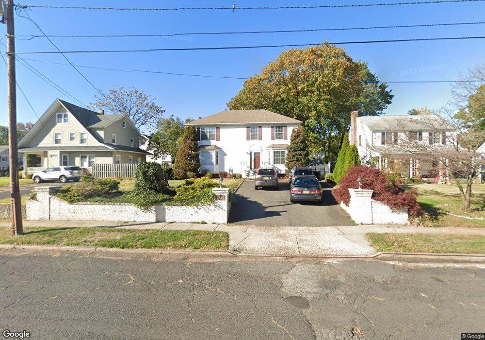 252 Oak Pkwy, Dunellen, NJ 08812 - photo 1