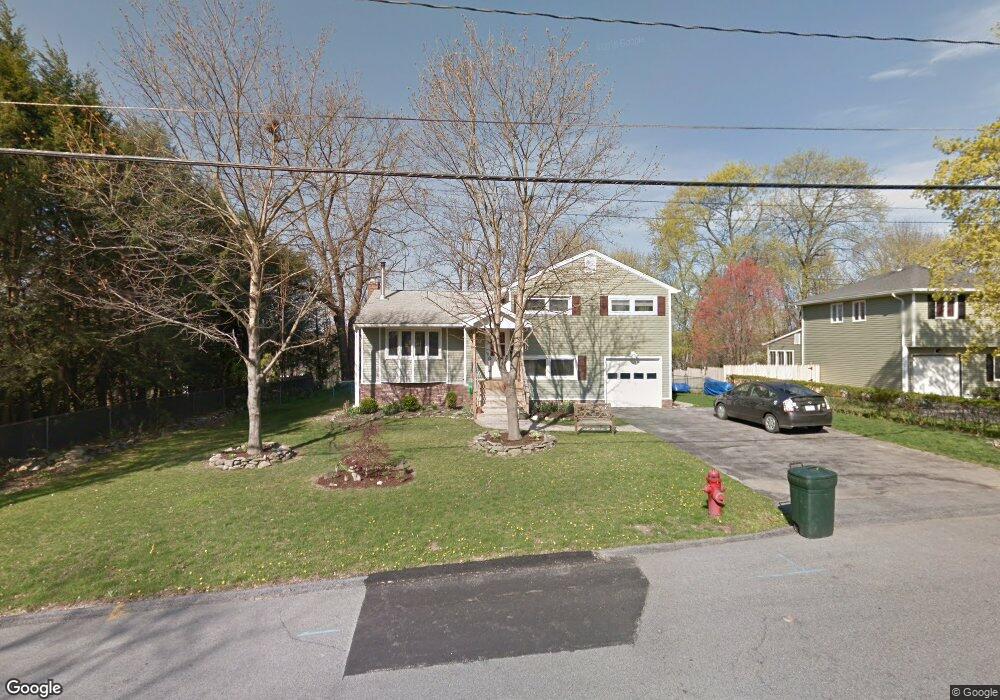 4 Walnut Hill Rd, Poughkeepsie, NY 12603 - photo 1