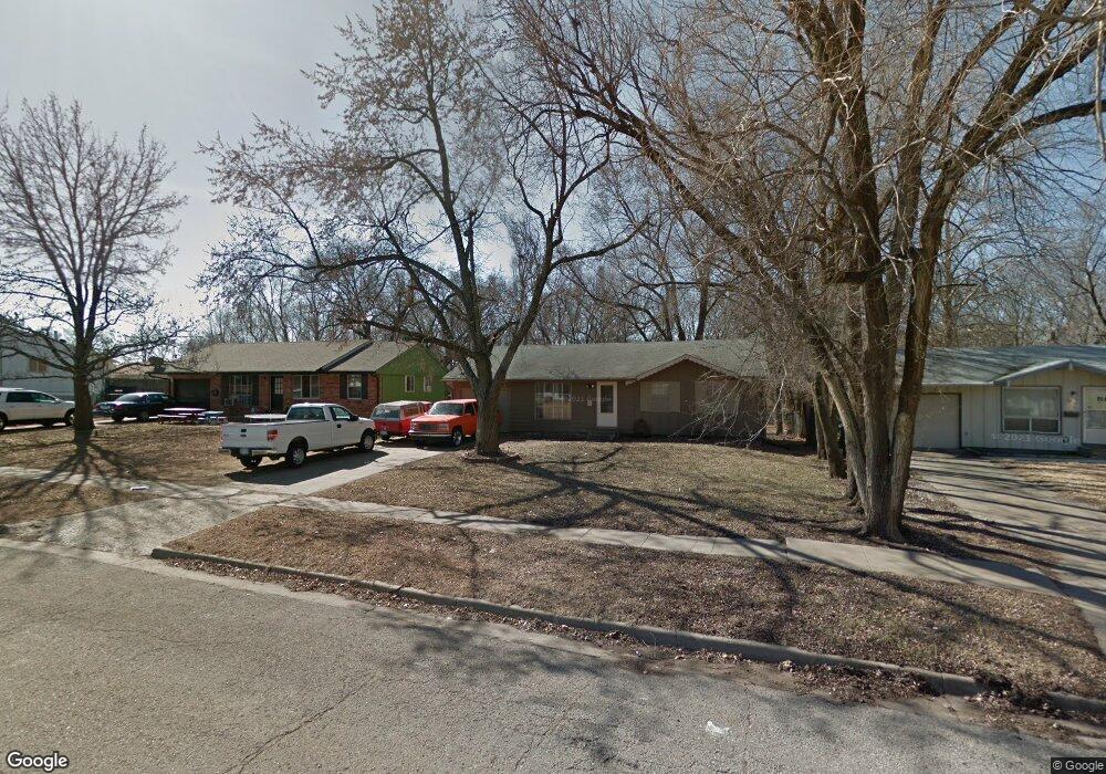 3925 S Humboldt St, Topeka, KS 66609 - photo 1