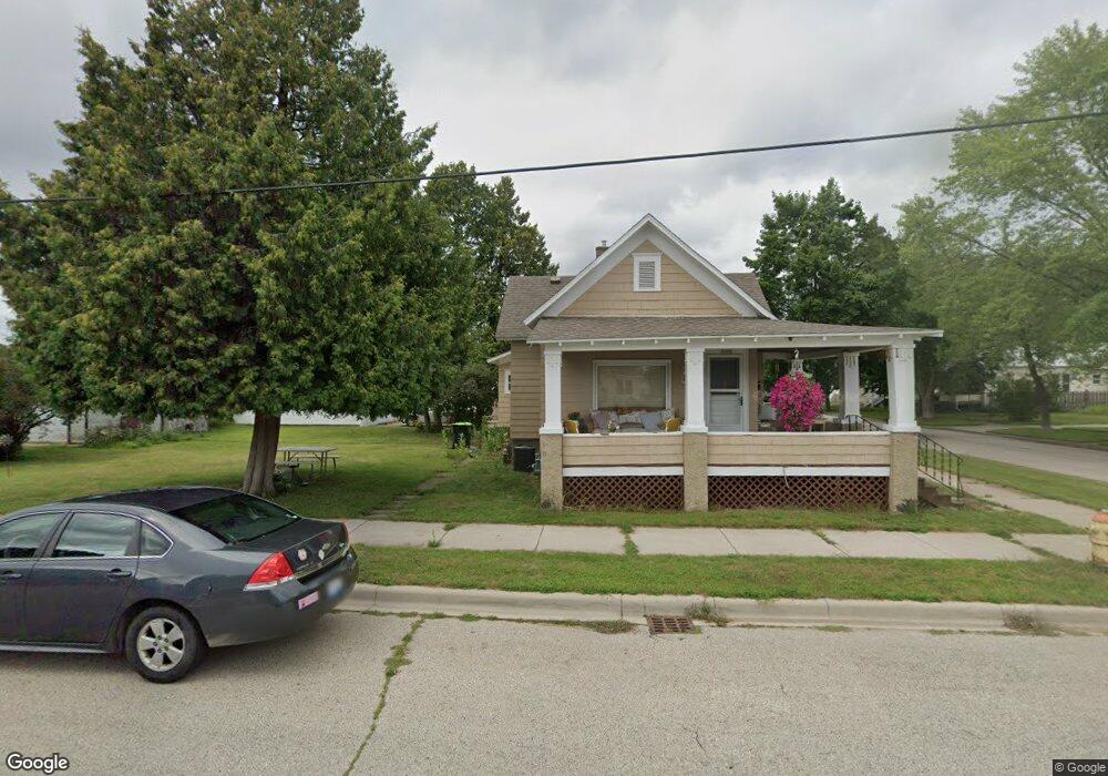 1402 13th Ave, Menominee, MI 49858 - photo 1