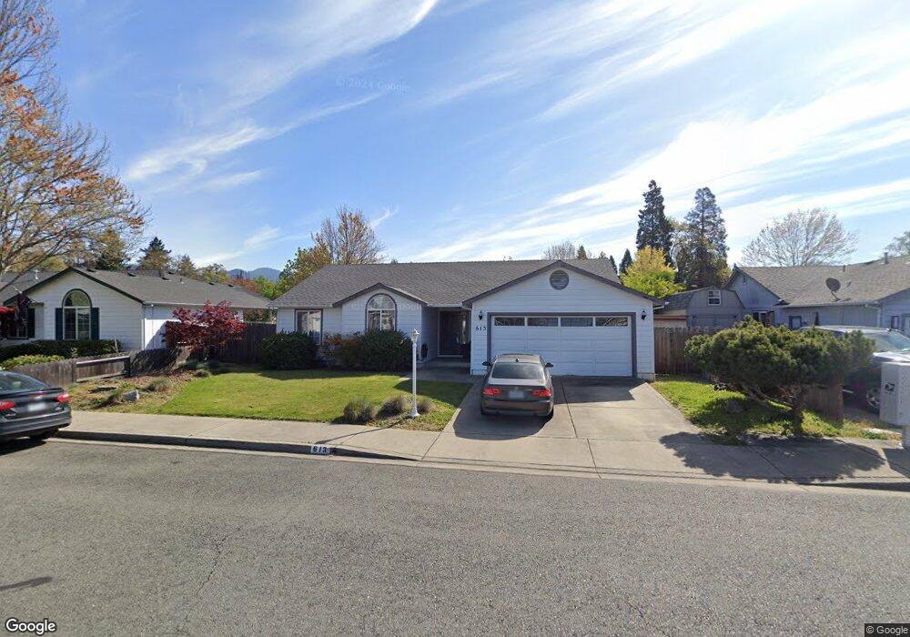 613 SW Leonard St, Grants Pass, OR 97526 - photo 1