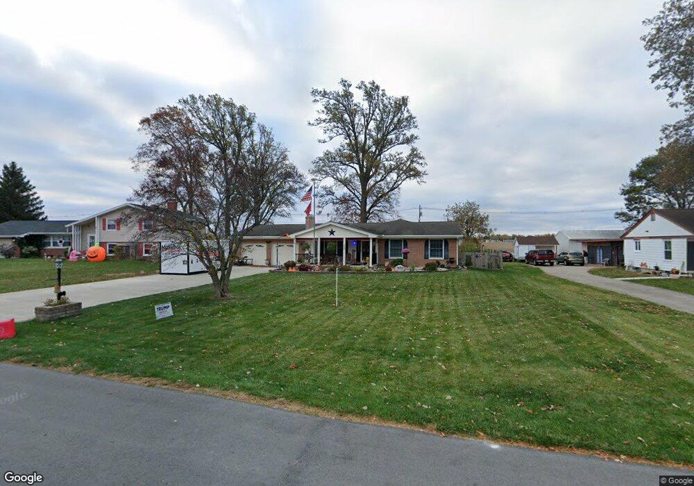 305 Woodlawn Dr, Wapakoneta, OH 45895 - photo 1