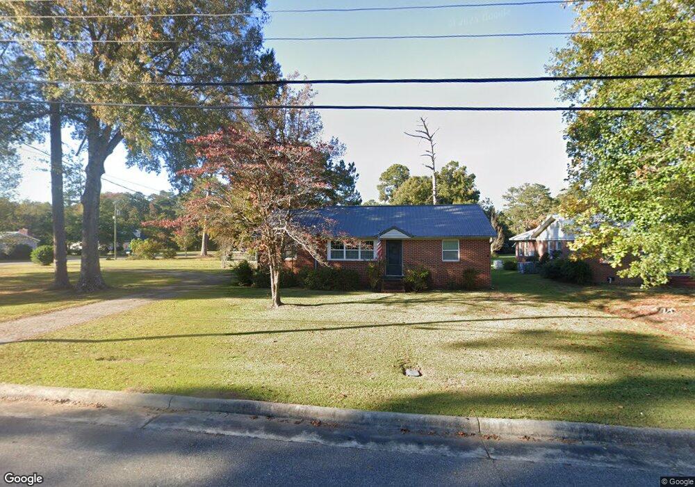 704 E Wilmington St, Burgaw, NC 28425 - photo 1