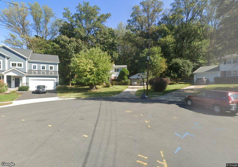 8222 Colby Ct, Vienna, VA 22180 - photo 1