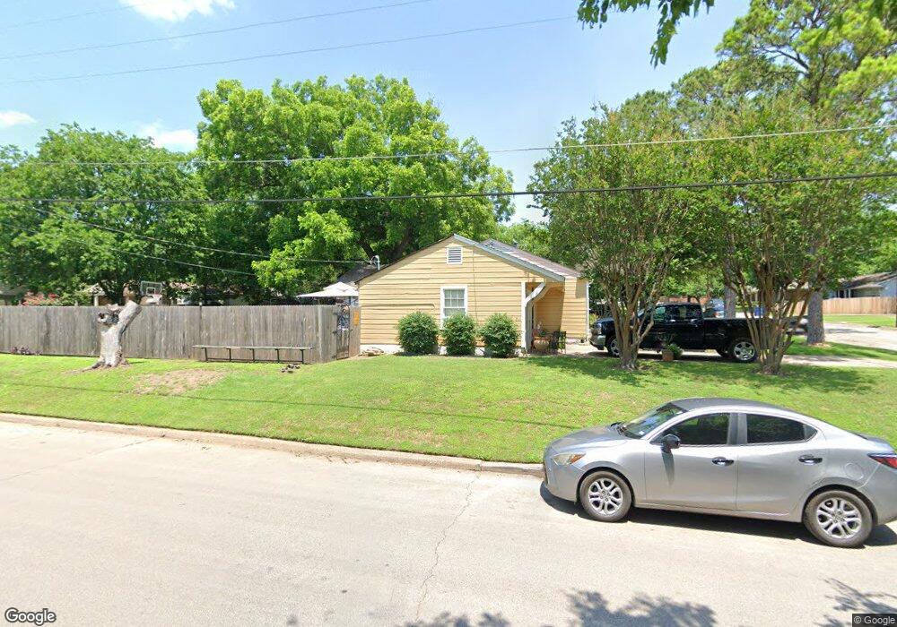 612 W Lake St, Ennis, TX 75119 - photo 1