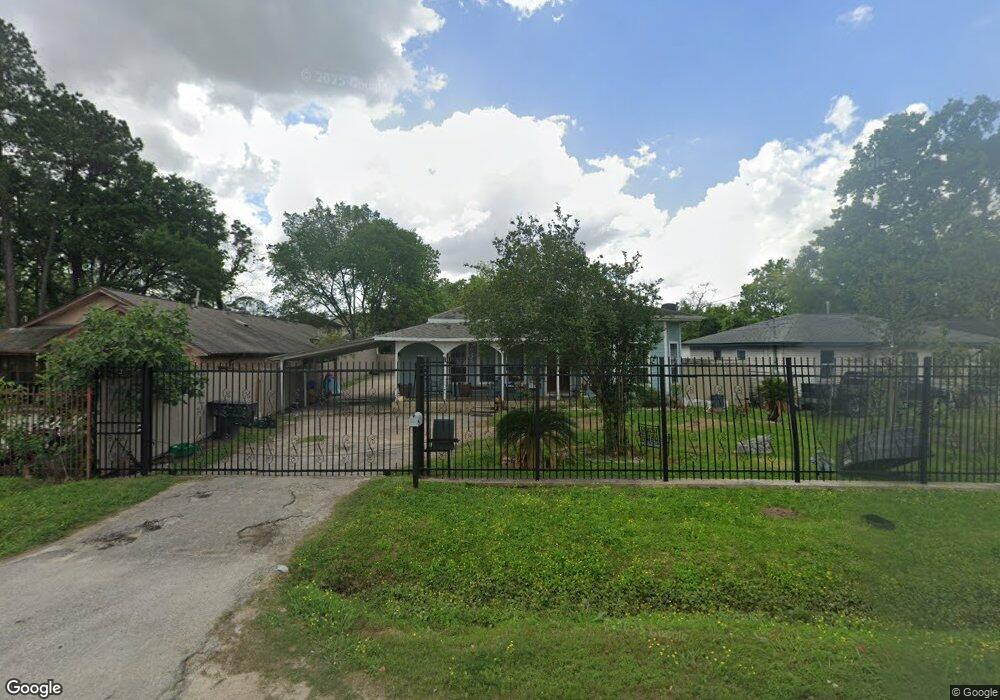 1220 Sadler St, Houston, TX 77022 - photo 1
