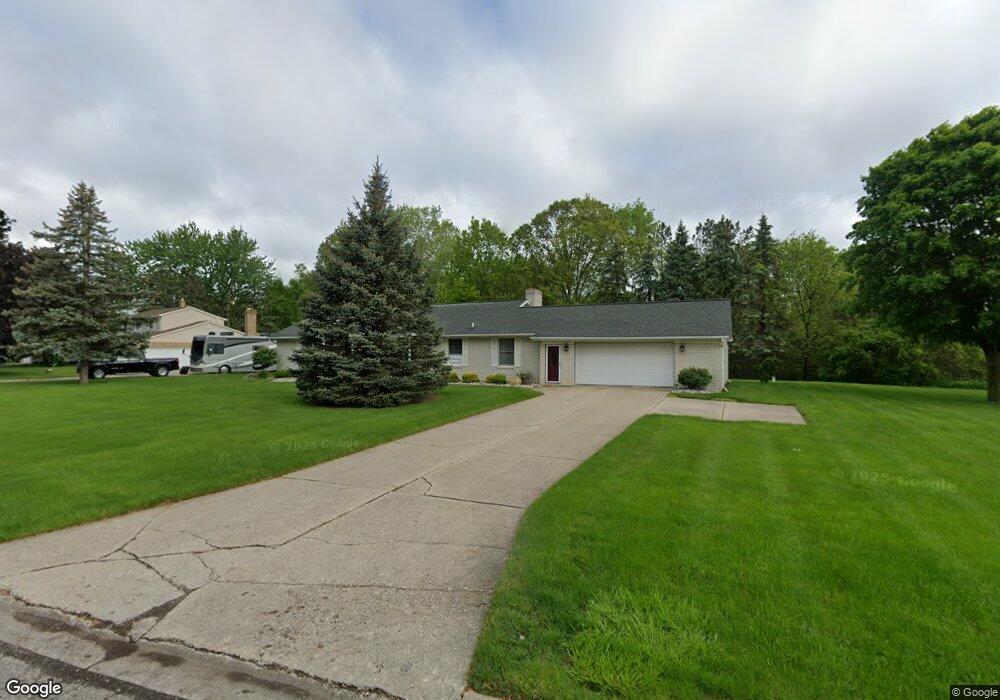 4064 Kimberly Woods Dr, Flint, MI 48504 - photo 1
