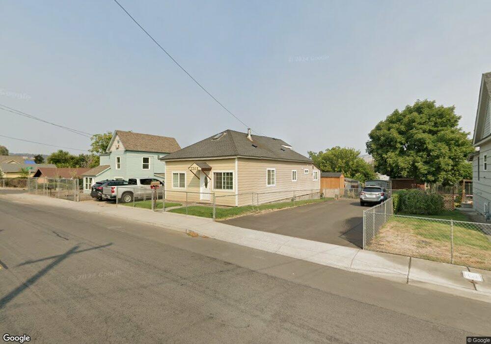 1305 E 10th St, the Dalles, OR 97058 - photo 1