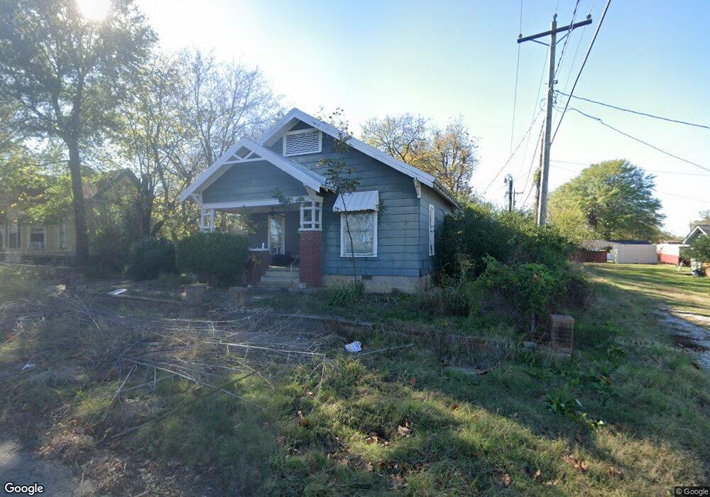 405 N 3rd St, Hugo, OK 74743 - photo 1