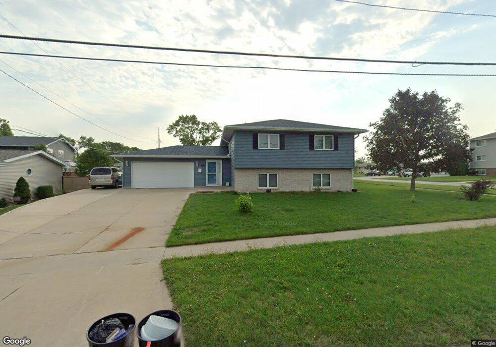 985 S 15th St, Marion, IA 52302 - photo 1