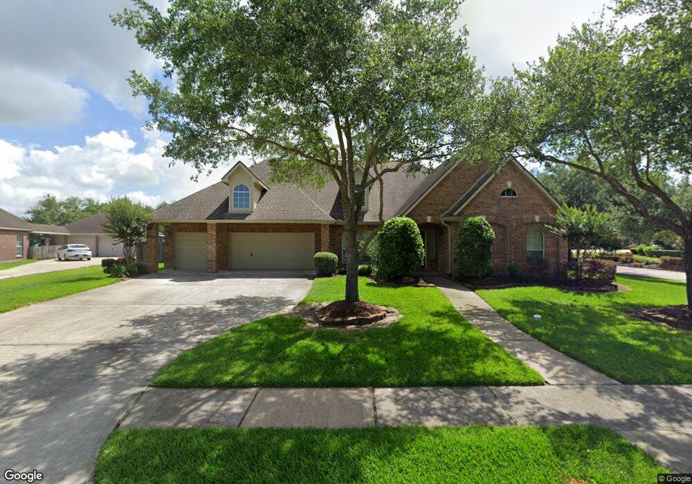 200 Falcon Lake Dr, Friendswood, TX 77546 - photo 1