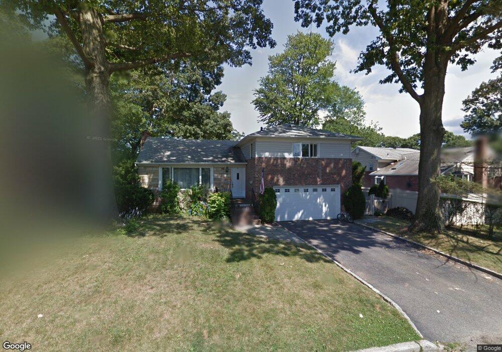 4 Driftwood Dr, Glen Cove, NY 11542 - photo 1