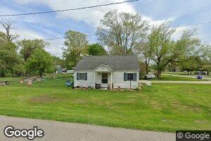 725 S 1st St, Chesaning, MI 48616