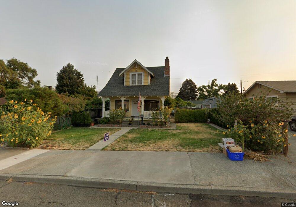 909 W 11th St, the Dalles, OR 97058 - photo 1