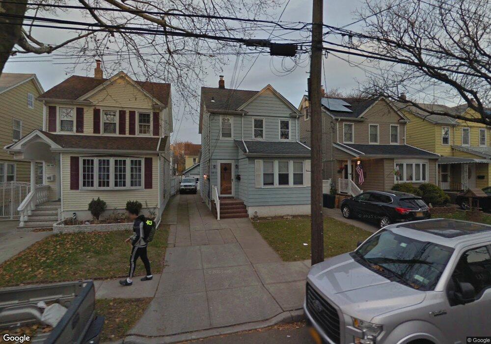 8840 239th St unit 1st floor, Bellerose, NY 11426 - photo 1