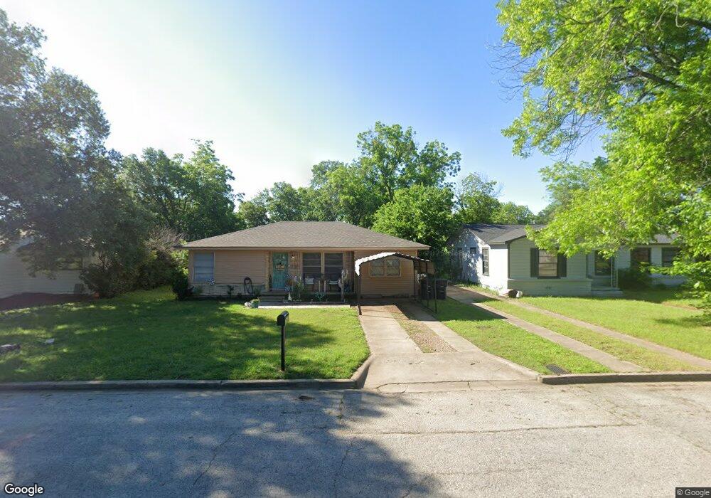 1005 Bales St, Cleburne, TX 76033 - photo 1