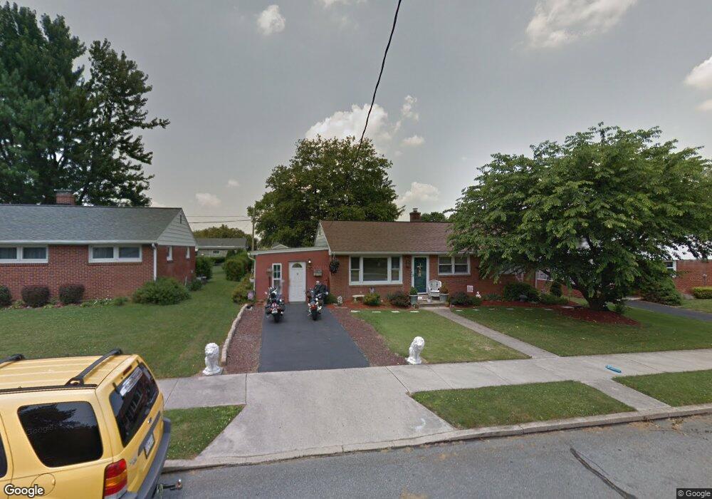 821 E Cypress St, Palmyra, PA 17078 - photo 1