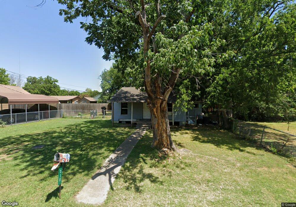 318 W Boyd St, Bonham, TX 75418 - photo 1