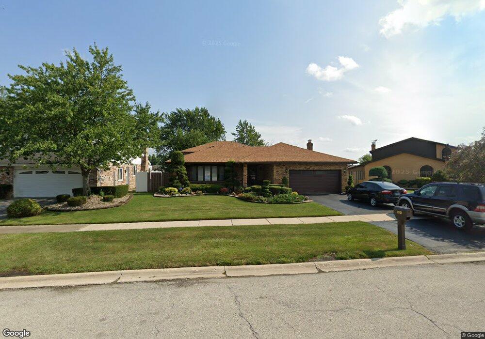 4931 Crest Ct, Country Club Hills, IL 60478 - photo 1