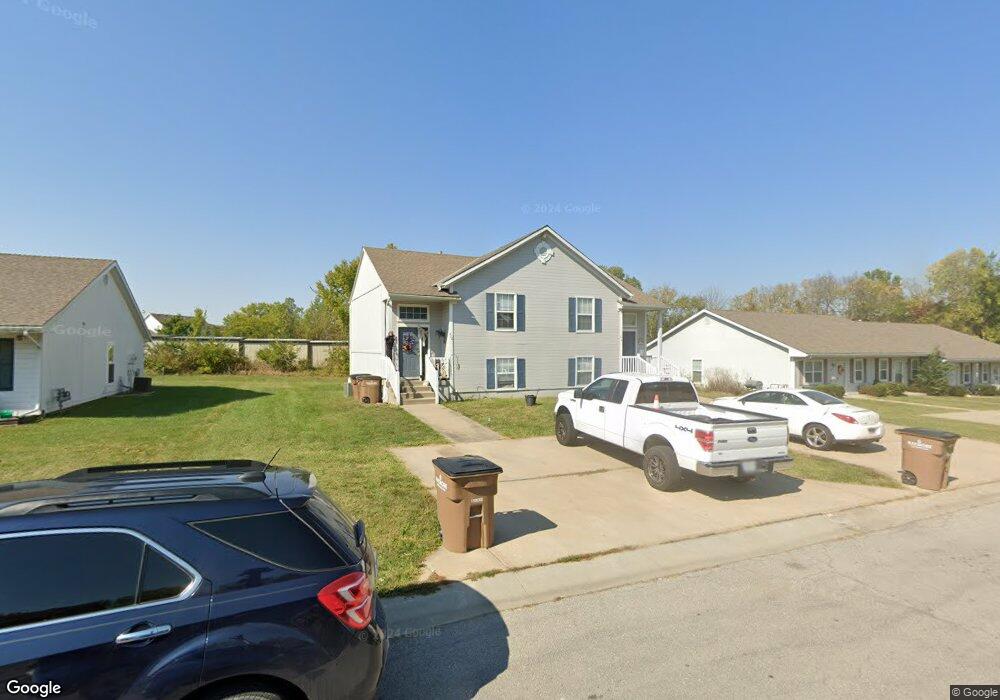 212 N Crest Dr unit 214, Raymore, MO 64083 - photo 1