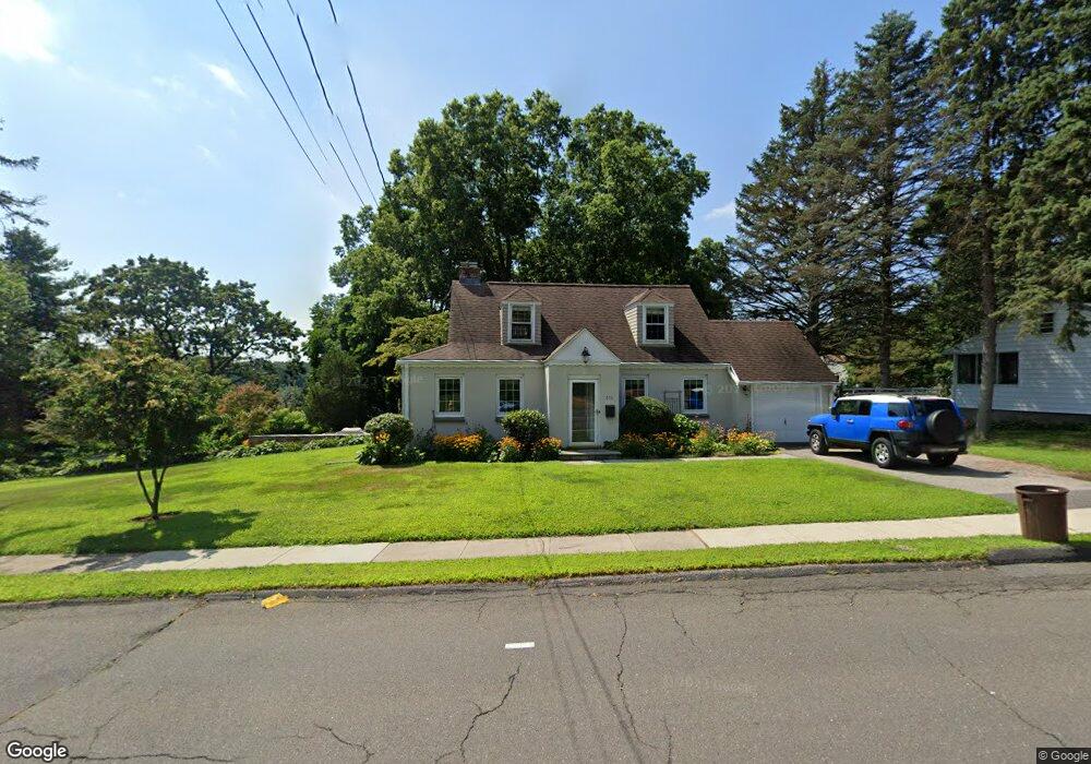 575 Connors Ln, Stratford, CT 06614 - photo 1