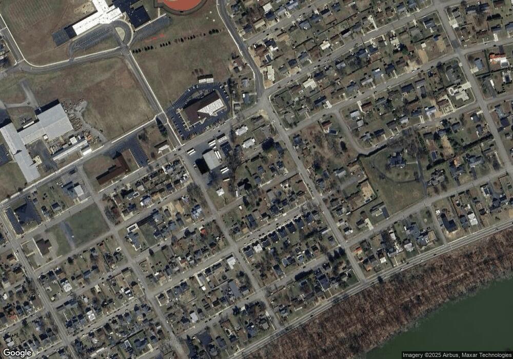 811 E 4th St, Berwick, PA 18603 - photo 1