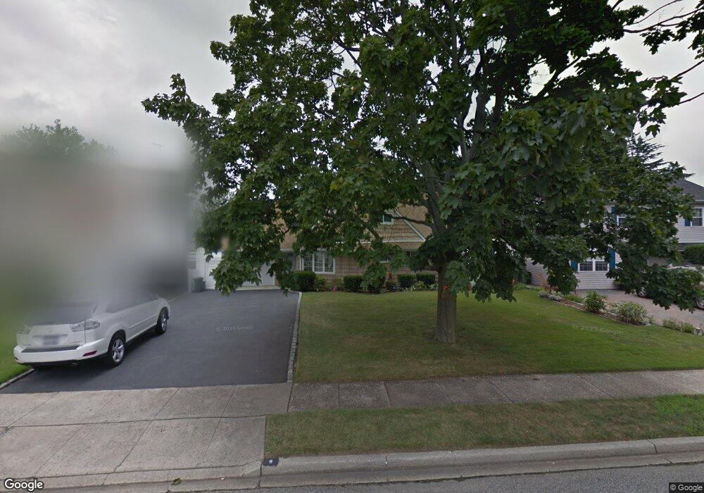 9 Russet Ln, Wantagh, NY 11793 - photo 1