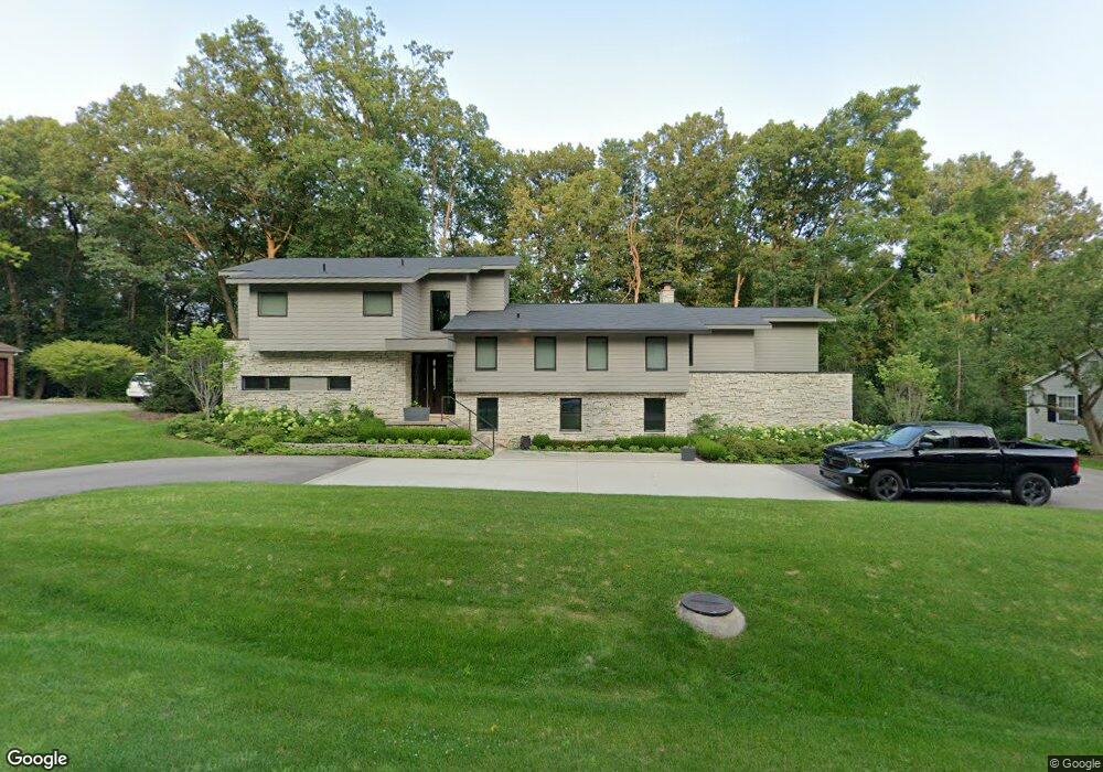 3811 Millspring Rd, Bloomfield Hills, MI 48304 - photo 1