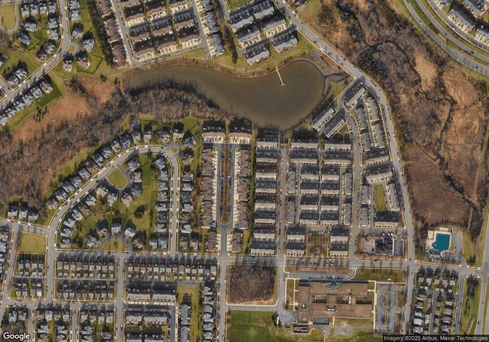 25336 Mcintyre Square, Chantilly, VA 20152 - photo 1