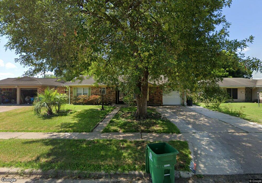 1311 Twin Falls Rd, Houston, TX 77088 - photo 1