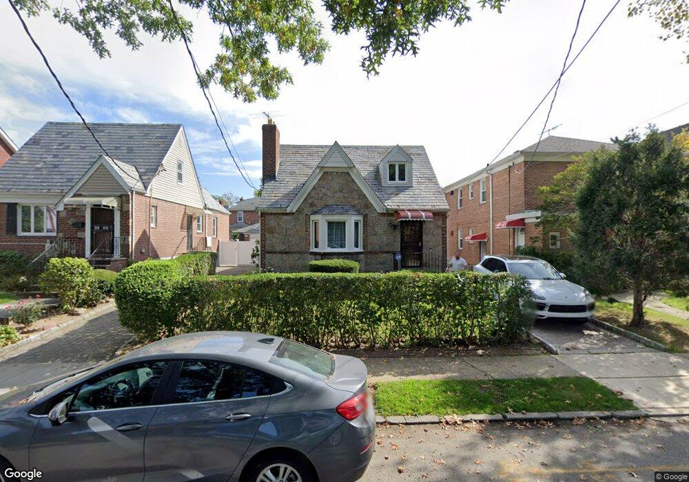 47-25 159th St, Flushing, NY 11358 - photo 1