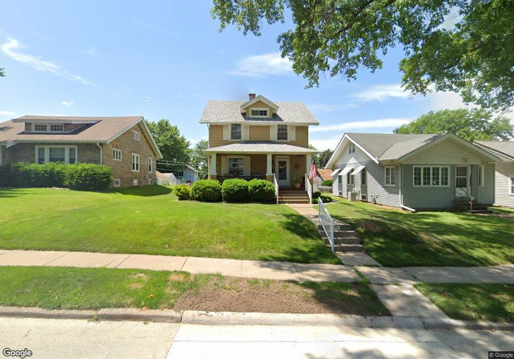 2130 Highland Ave, Davenport, IA 52803 - photo 1