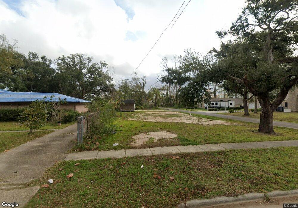 1401 6th Ave, Lake Charles, LA 70601 - photo 1