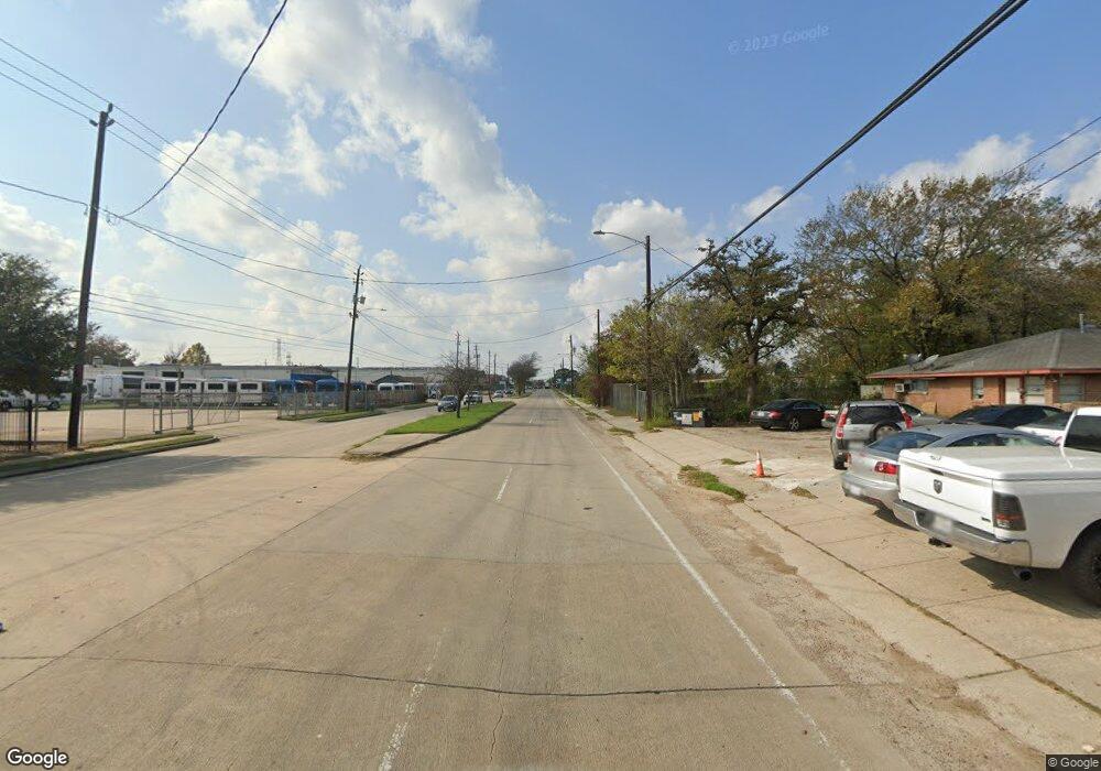 909,925 W 34th St, Houston, TX 77018 - photo 1