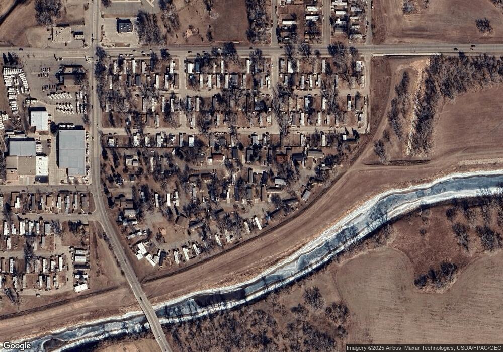 807 N Woodland Dr, Mandan, ND 58554 - photo 1