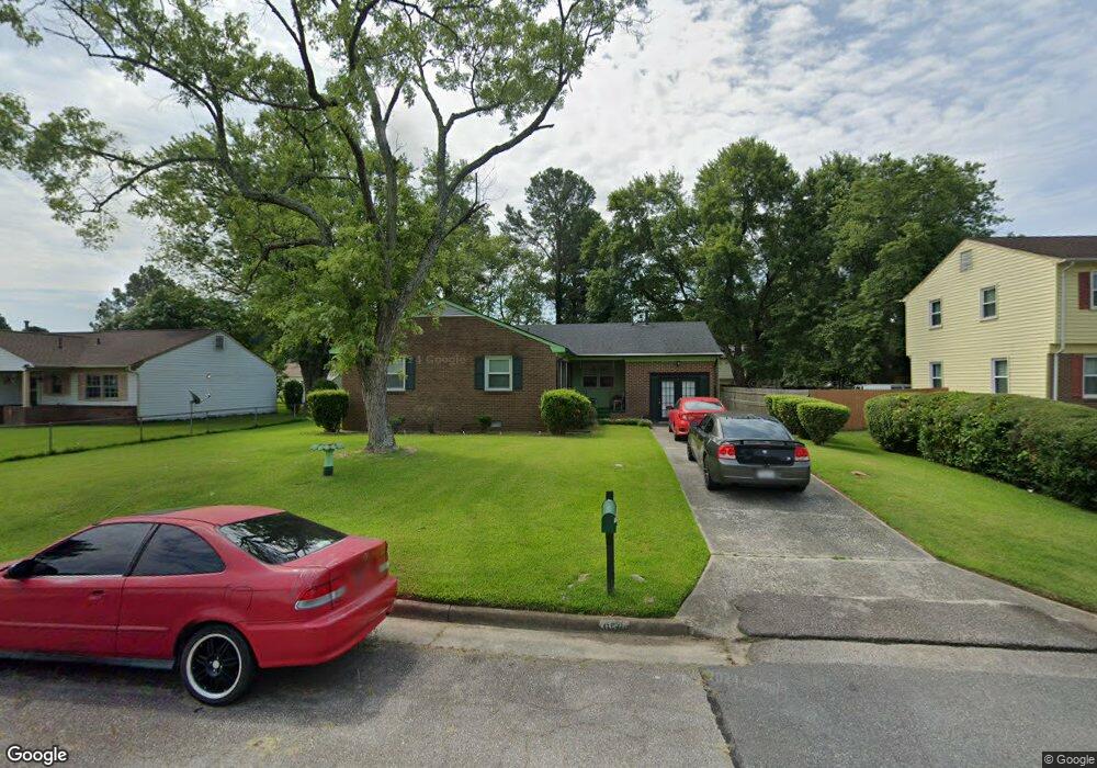 650 Flynn Ln, Petersburg, VA 23805 - photo 1