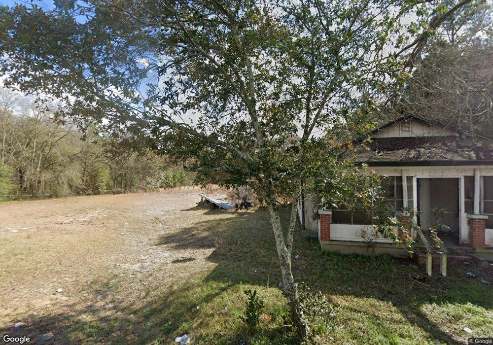 304 Magnolia St, Claxton, GA 30417 - photo 1