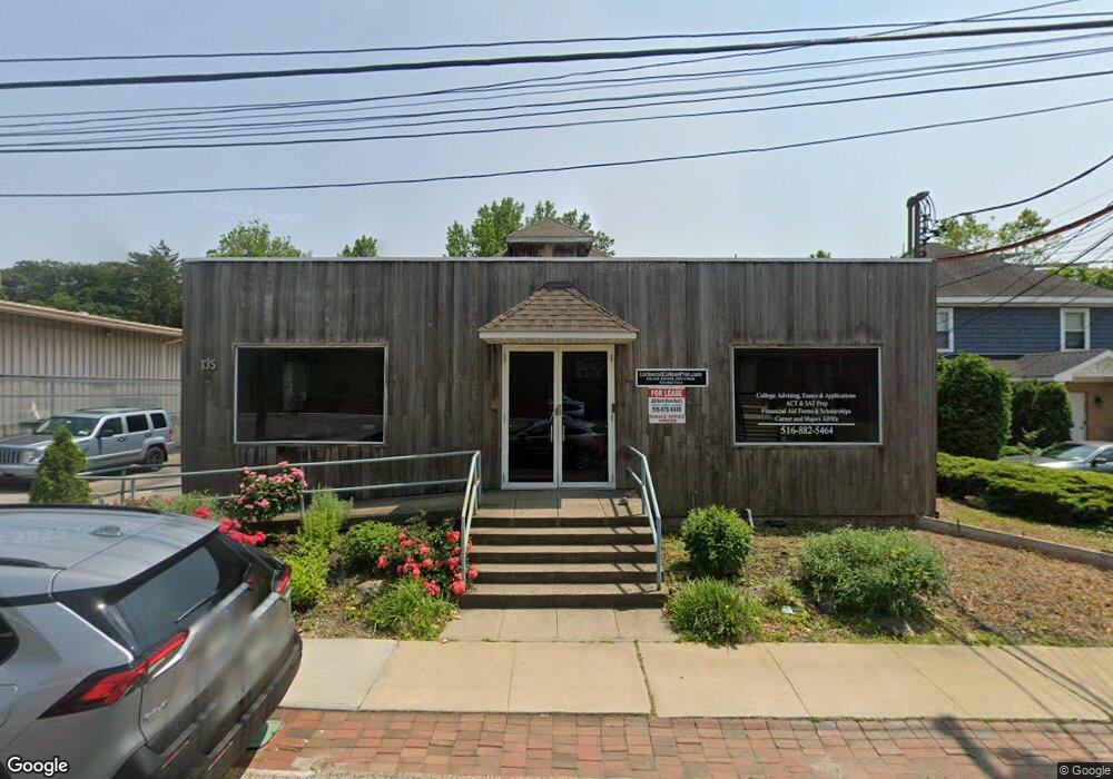 135 Glenwood Rd, Glenwood Landing, NY 11547 - photo 1