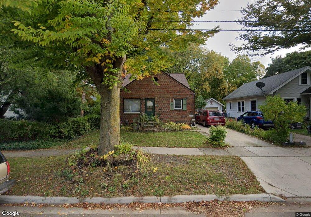 805 Smith Ave, Lansing, MI 48910 - photo 1