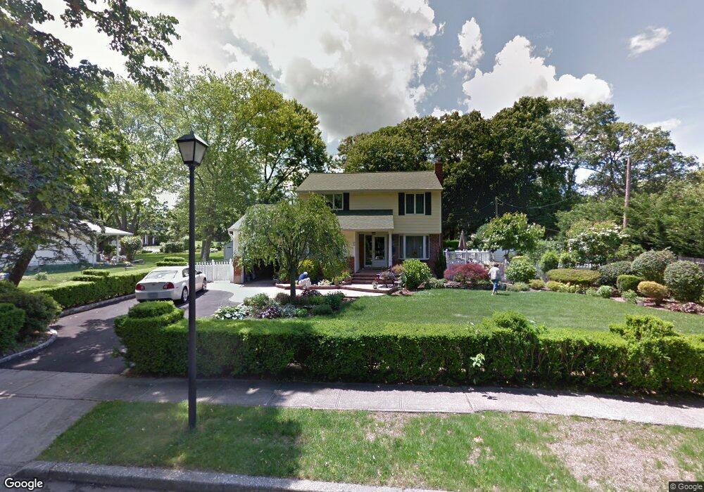 4 Abbey Dr, ComMacK, NY 11725 - photo 1