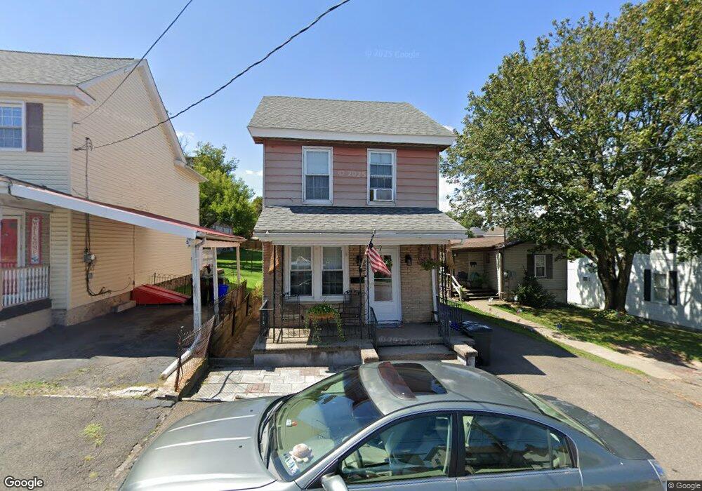 950 N Vine St, Hazleton, PA 18201 - photo 1