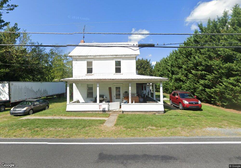 8935 Mentzer Gap Rd, Waynesboro, PA 17268 - photo 1