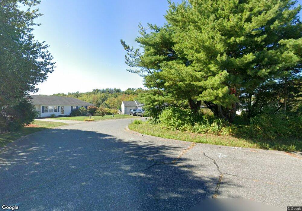 9 Maxine Cir, Easthampton, MA 01027 - photo 1