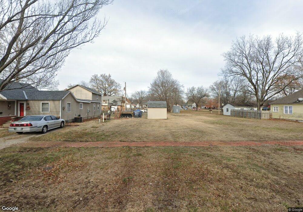 1625 Gabriel Ave, Parsons, KS 67357 - photo 1