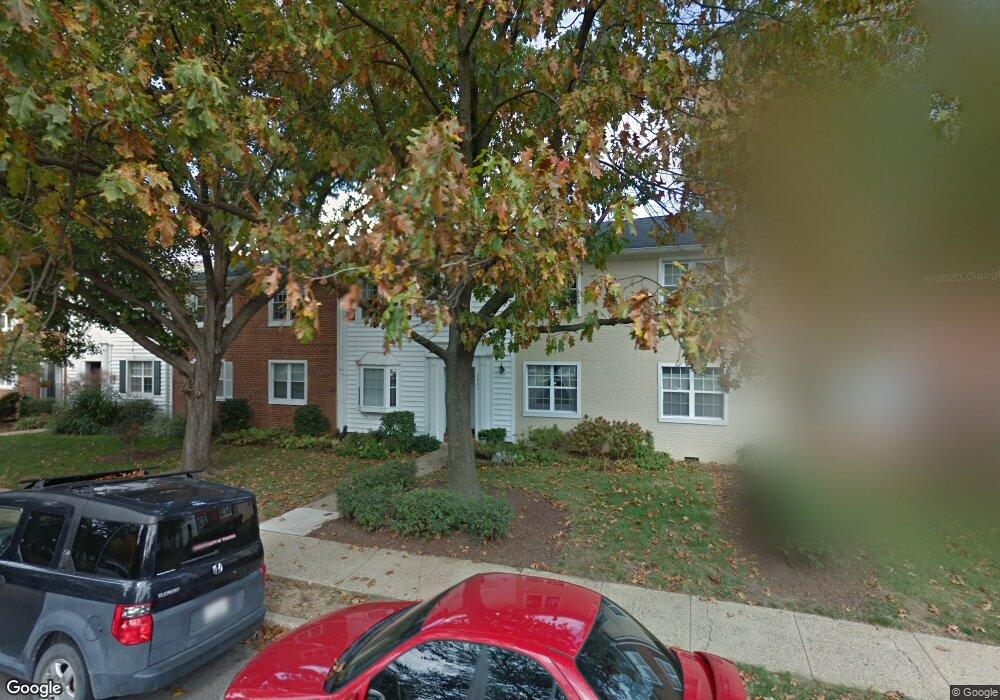 2827 S Wakefield St unit A, Arlington, VA 22206 - photo 1